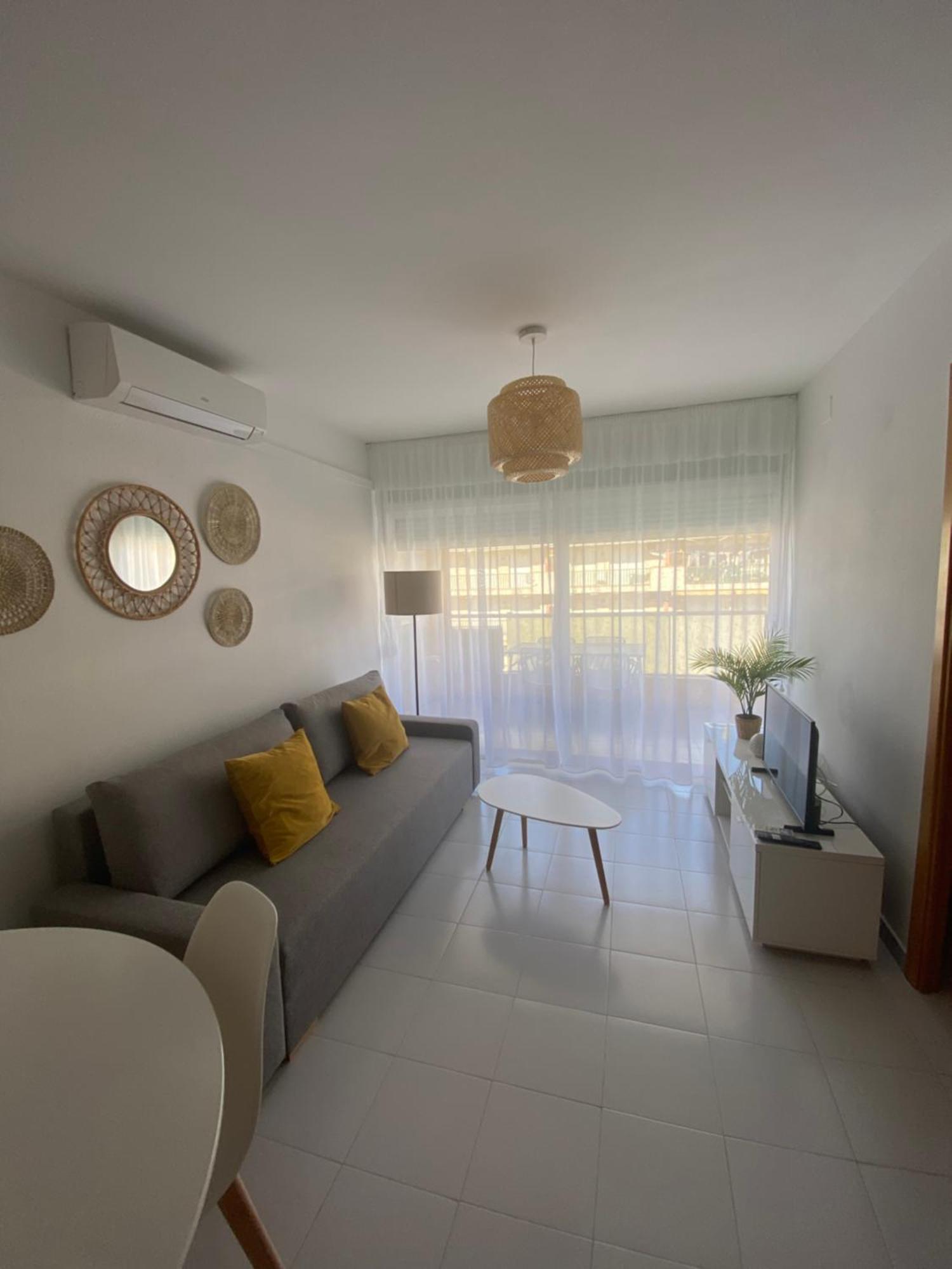 Aquario Rr18 Apartment La Pineda Luaran gambar
